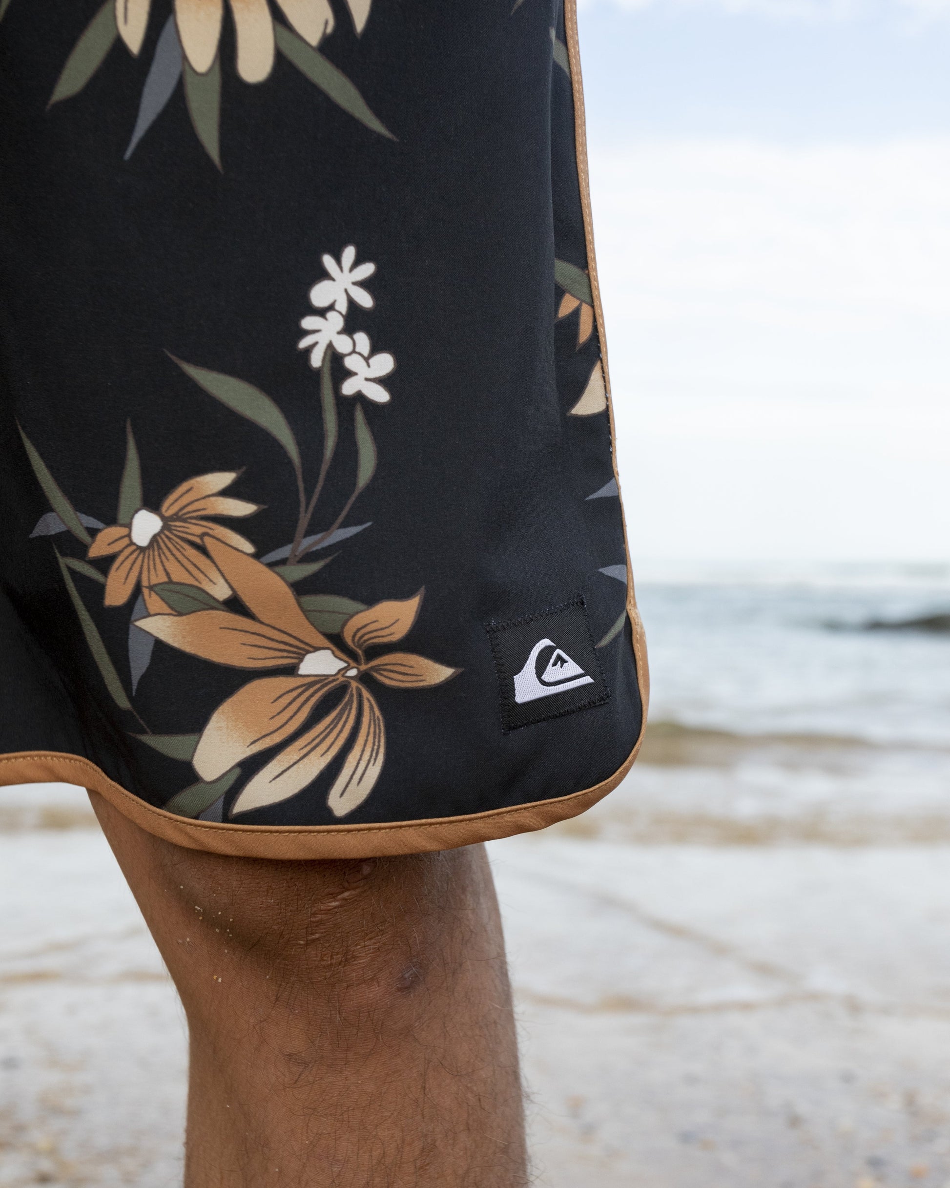 Everyday Coastal Flora 17" Swim Trunks - Black Black Quick Silver