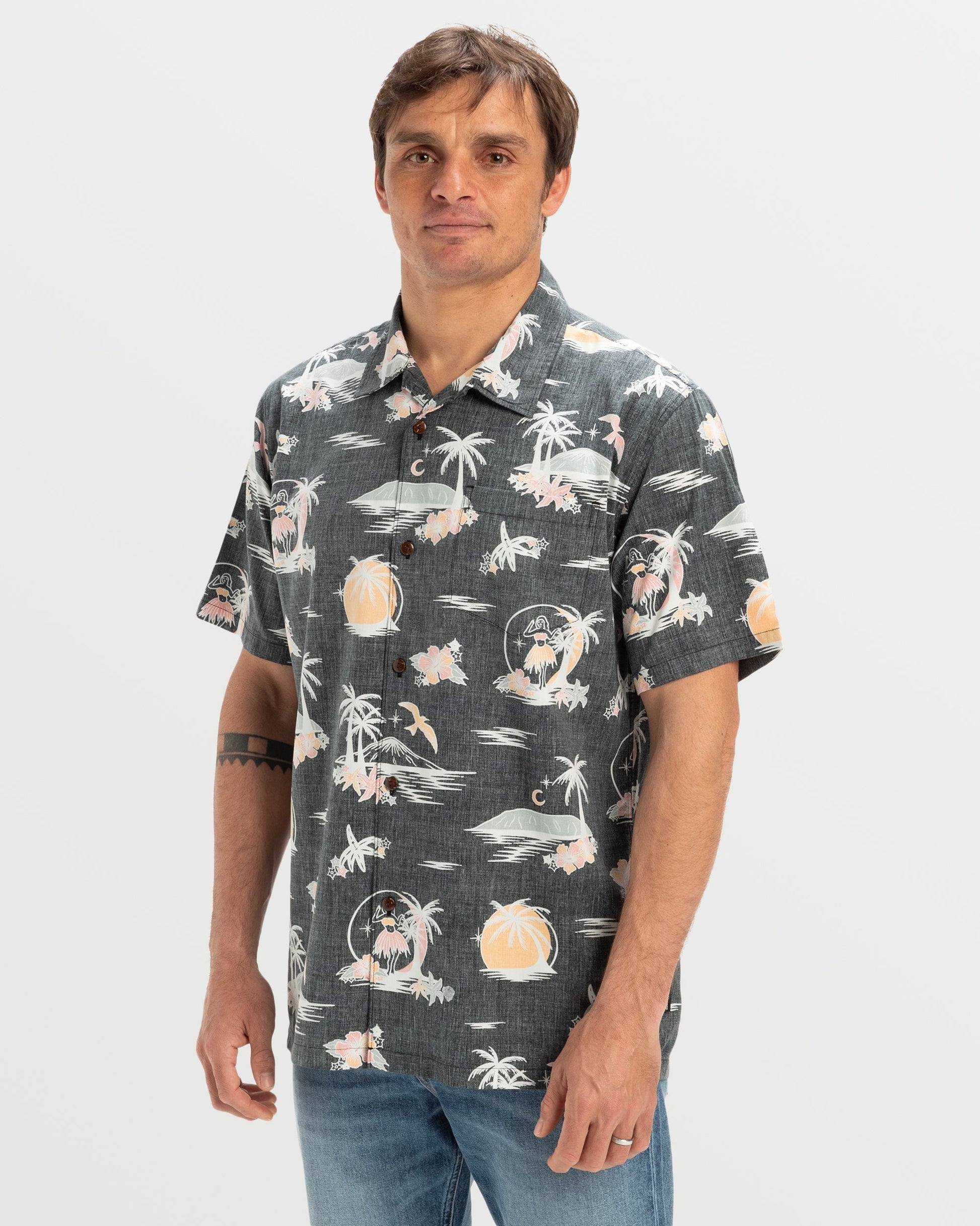 DNA Destination Island Short Sleeve Shirt - Black Black Quick Silver