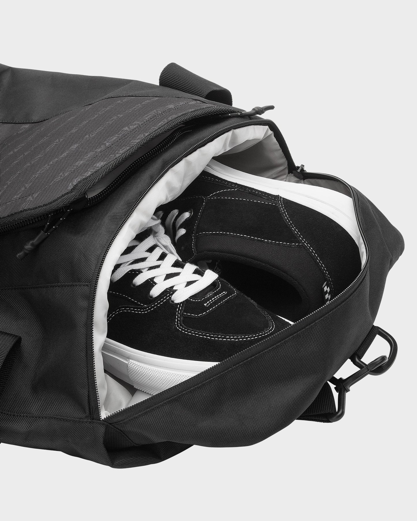 Shelter Duffel - Black Black Quick Silver