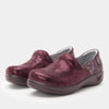 glimmer burgundy