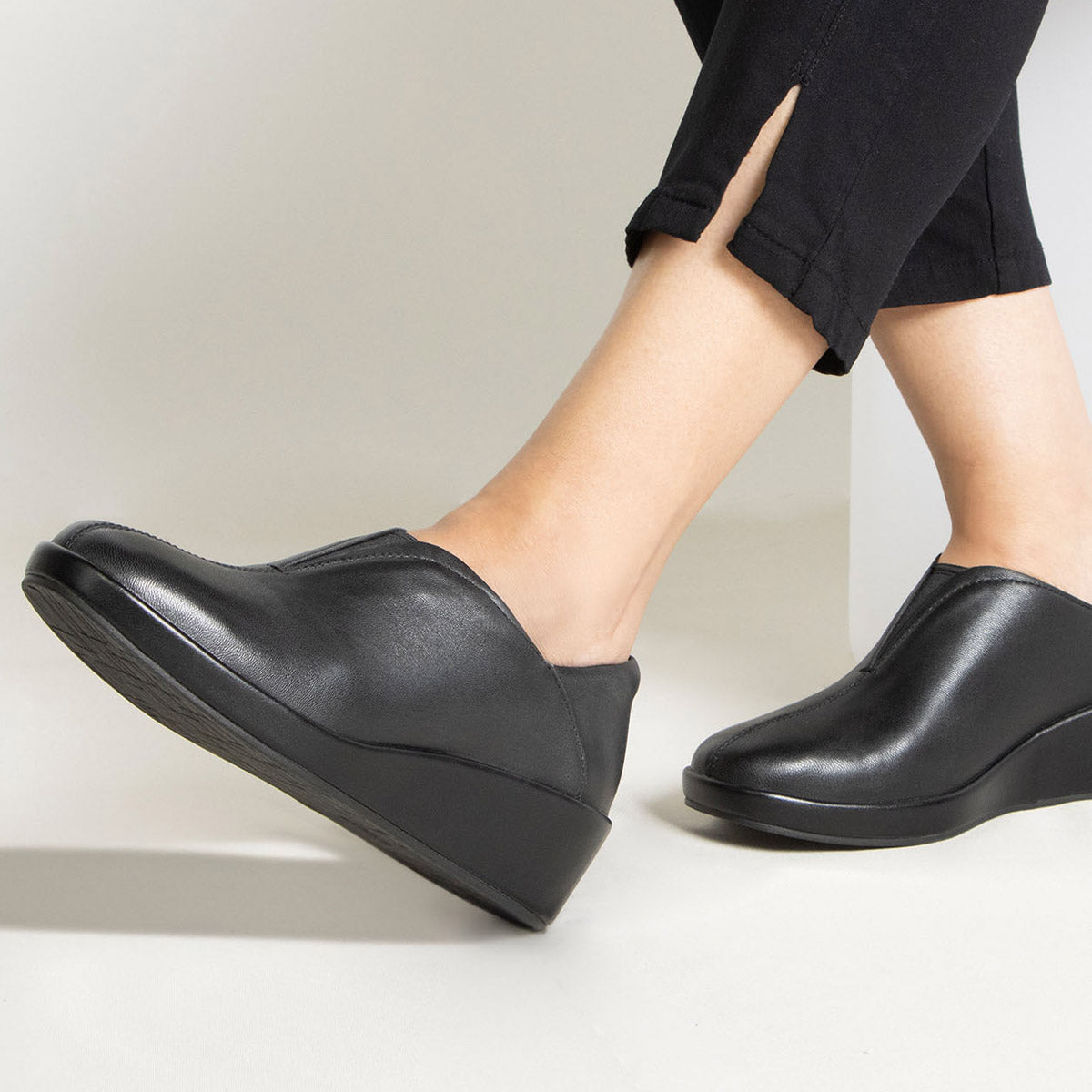 Alegria Hadlee Black Shoe