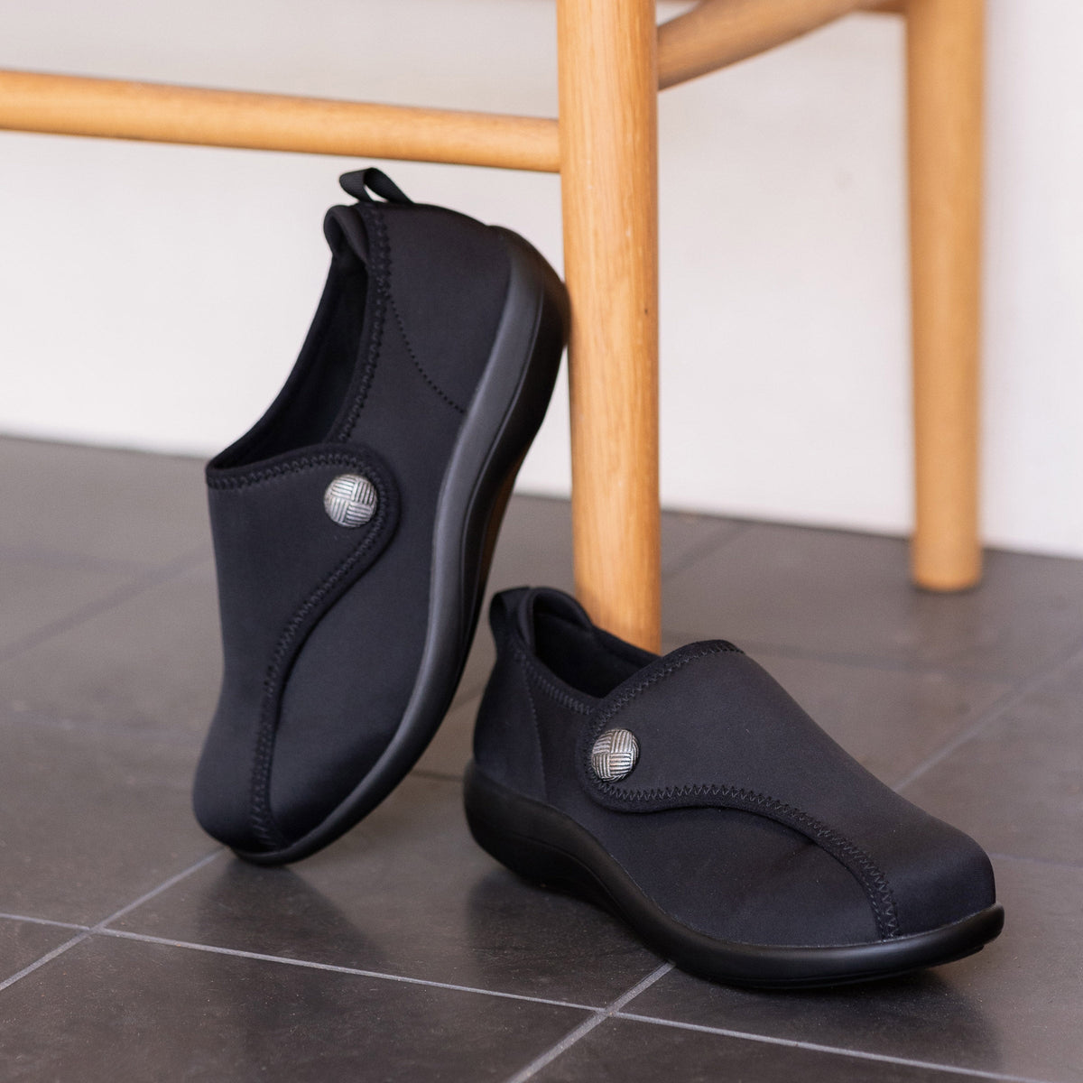 Alegria Marilynn Black Shoe