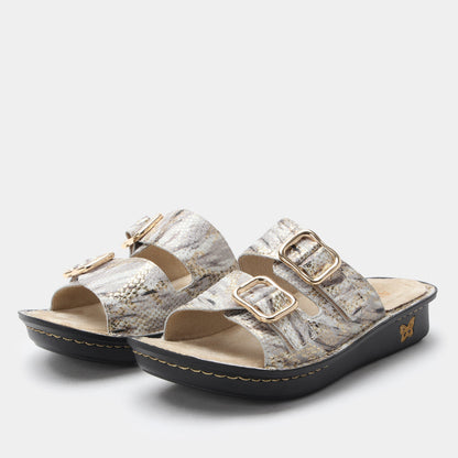 hoity toity sandal,36