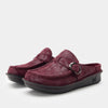 maroon mist clog