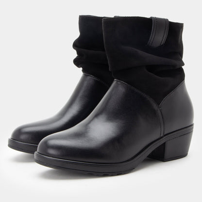 black boot,36
