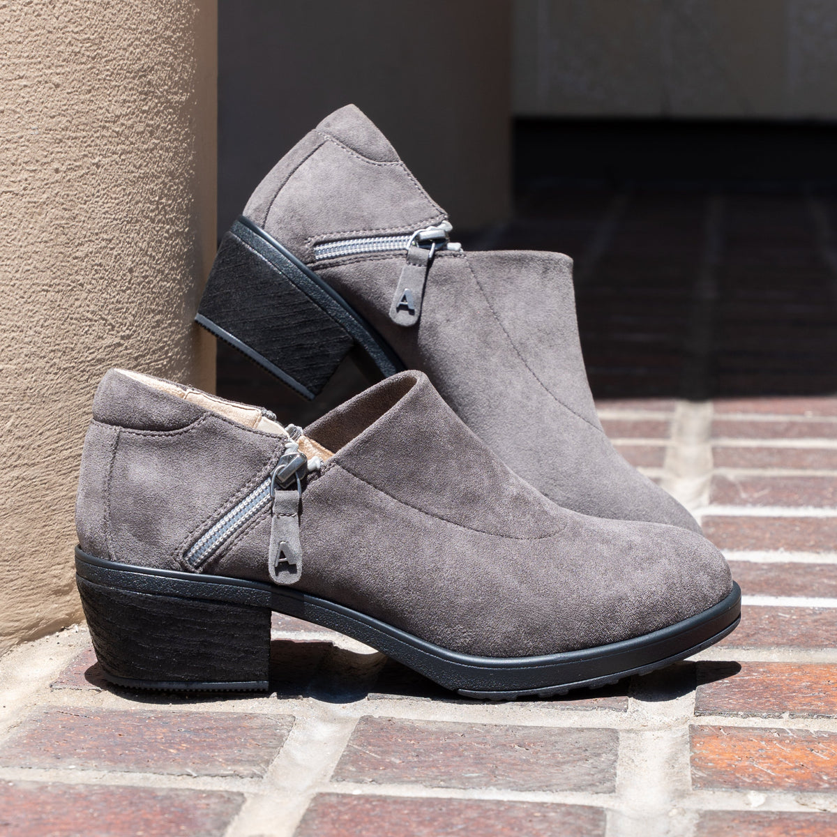 Alegria Wynne Earl Grey Shoe