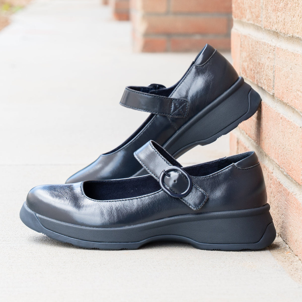 Alegria Jazmine Glazed Navy Shoe
