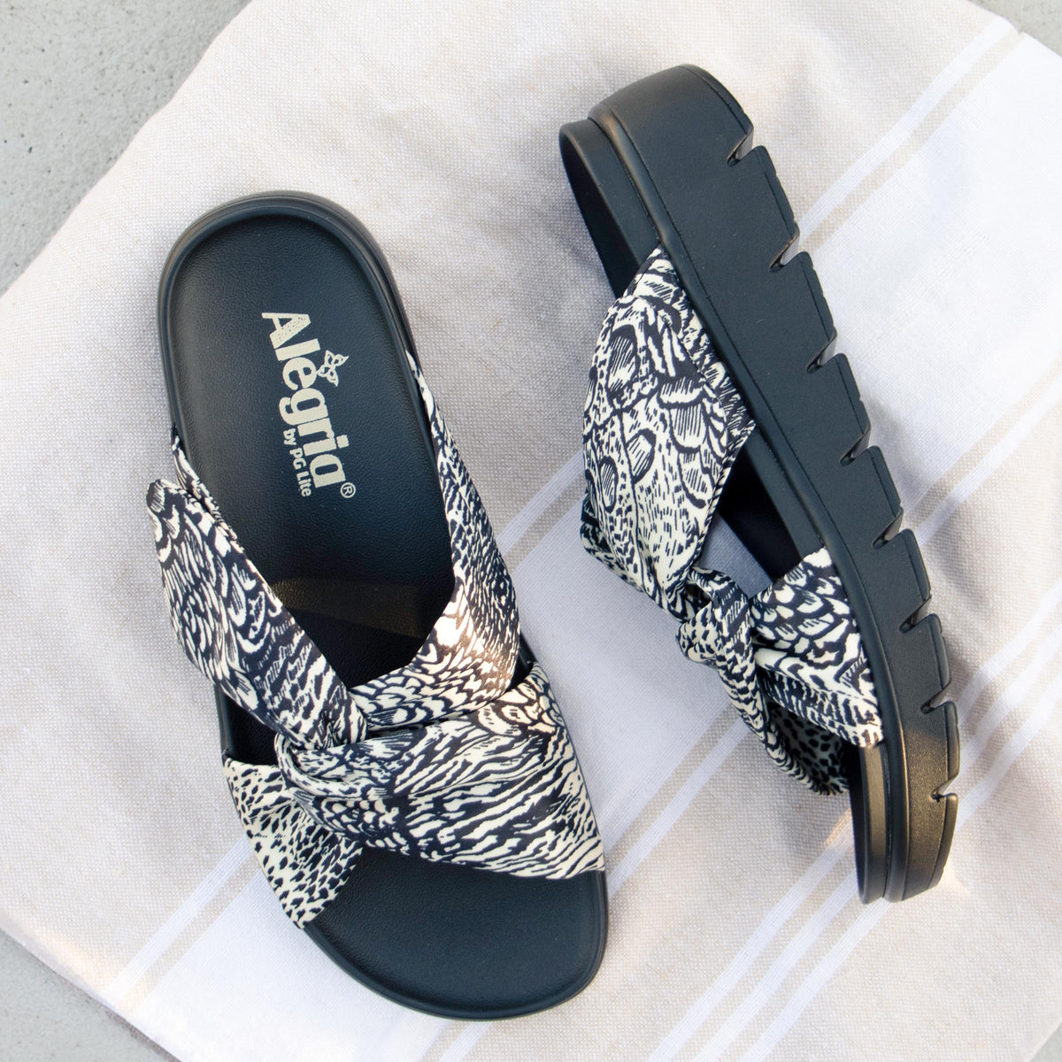Alegria Rylie Birds Of A Feather Sandal