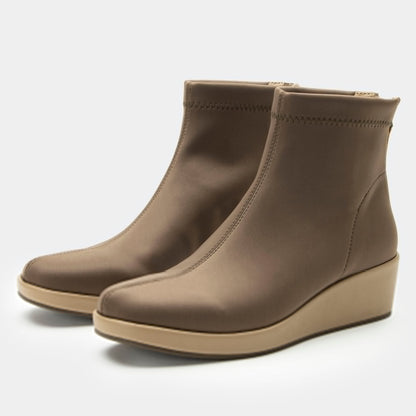 camel boot,36