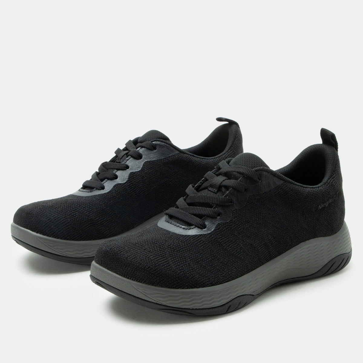 all black,36