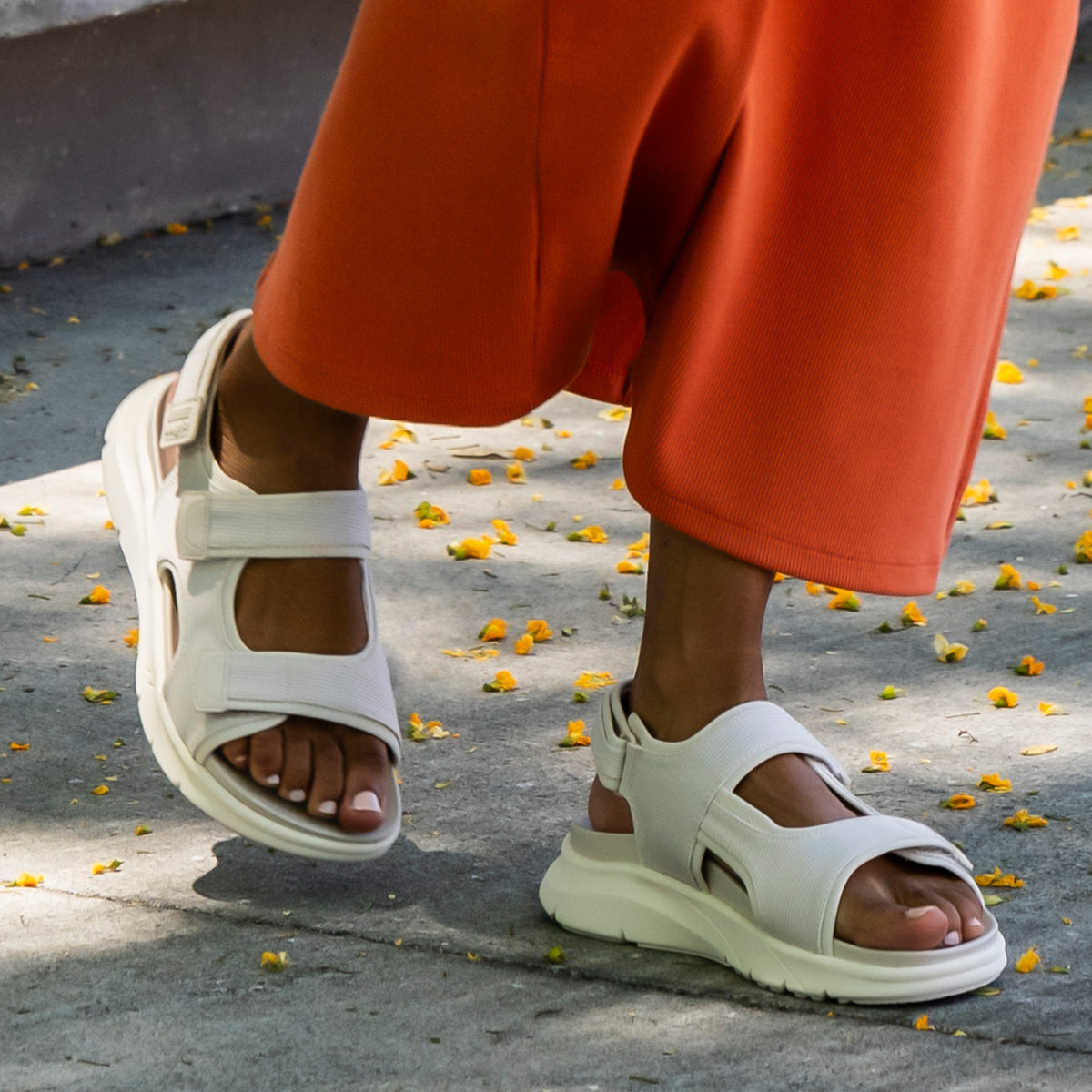 Alegria Sandie Shell Sandal