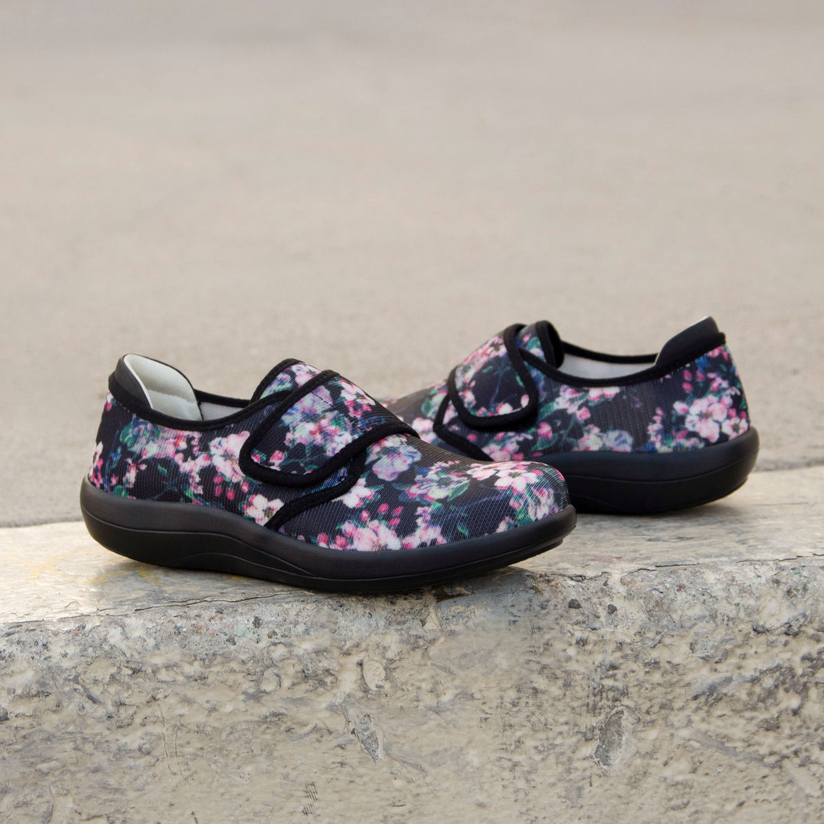 Alegria Spright Decorum Shoe
