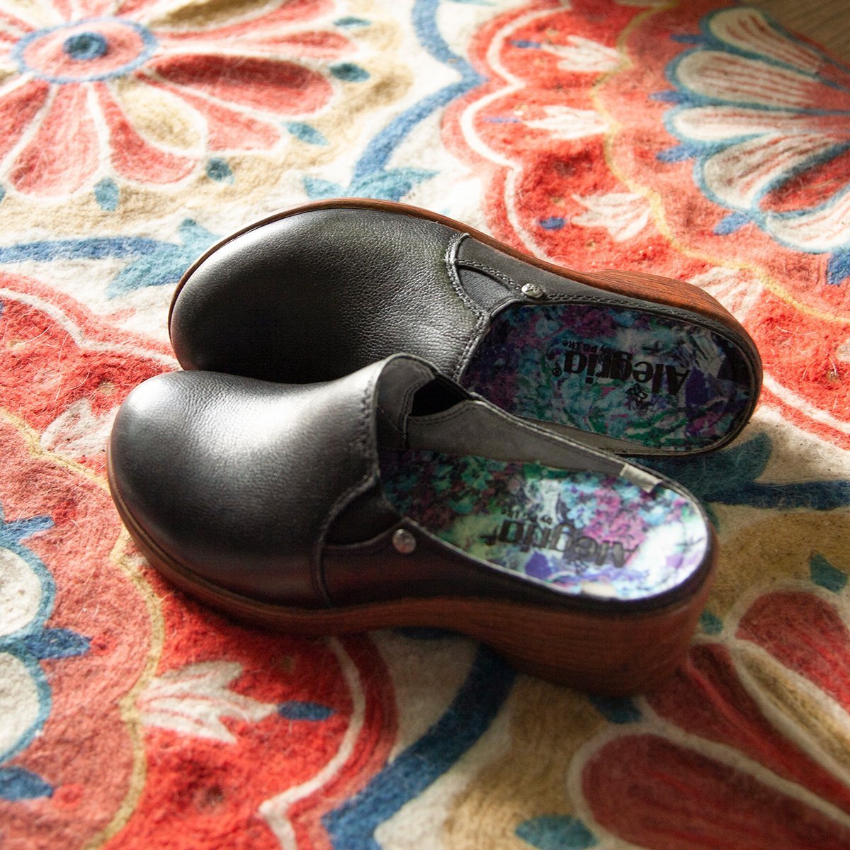 Alegria Sereniti Obsidian Wedge