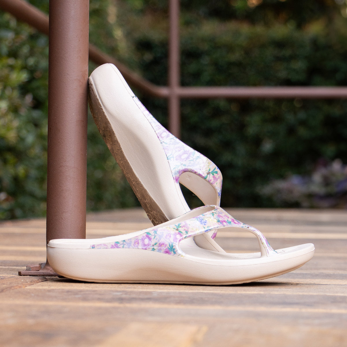 Alegria Ode A Fine Romance Sandal