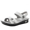 delicut white sandal
