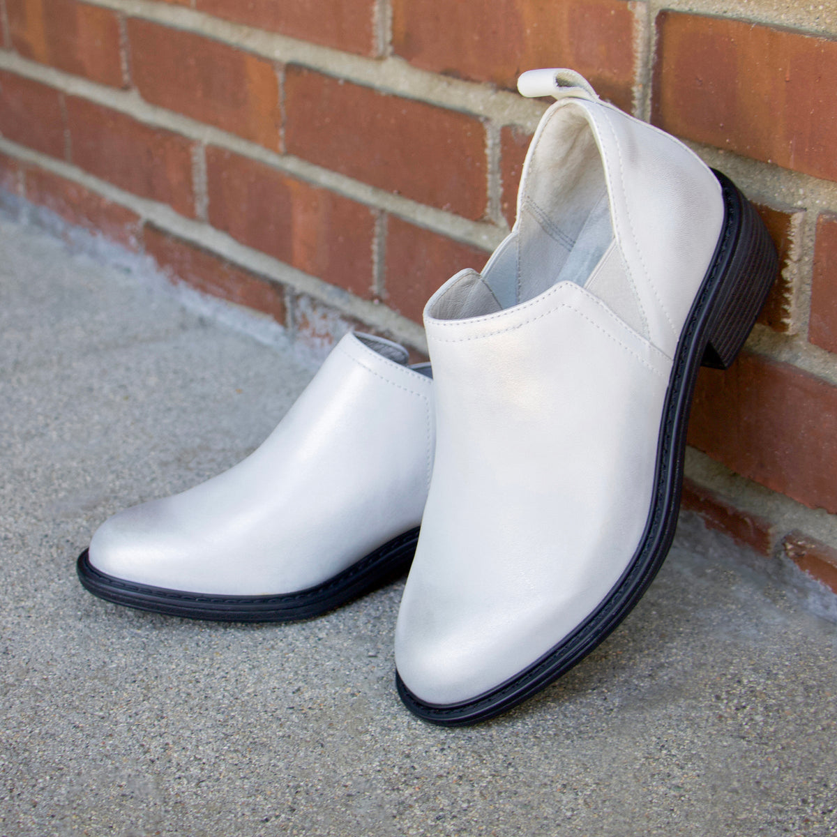 Alegria Merle Silver White Boot