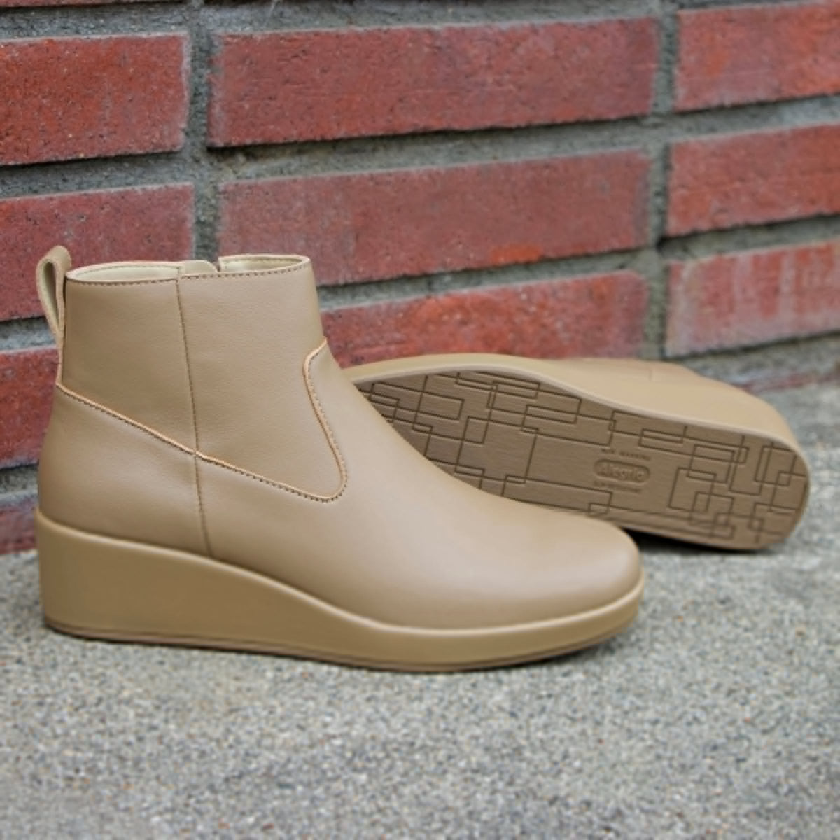 Alegria Hadi Beige Boot