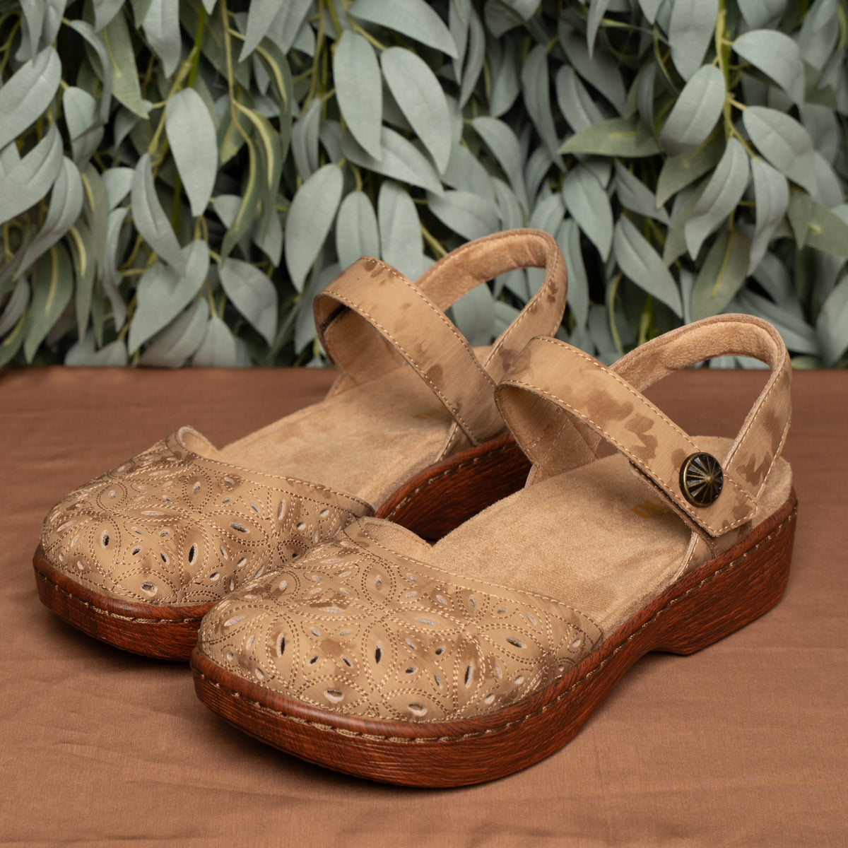 Alegria Opal Tan Breeze Shoe