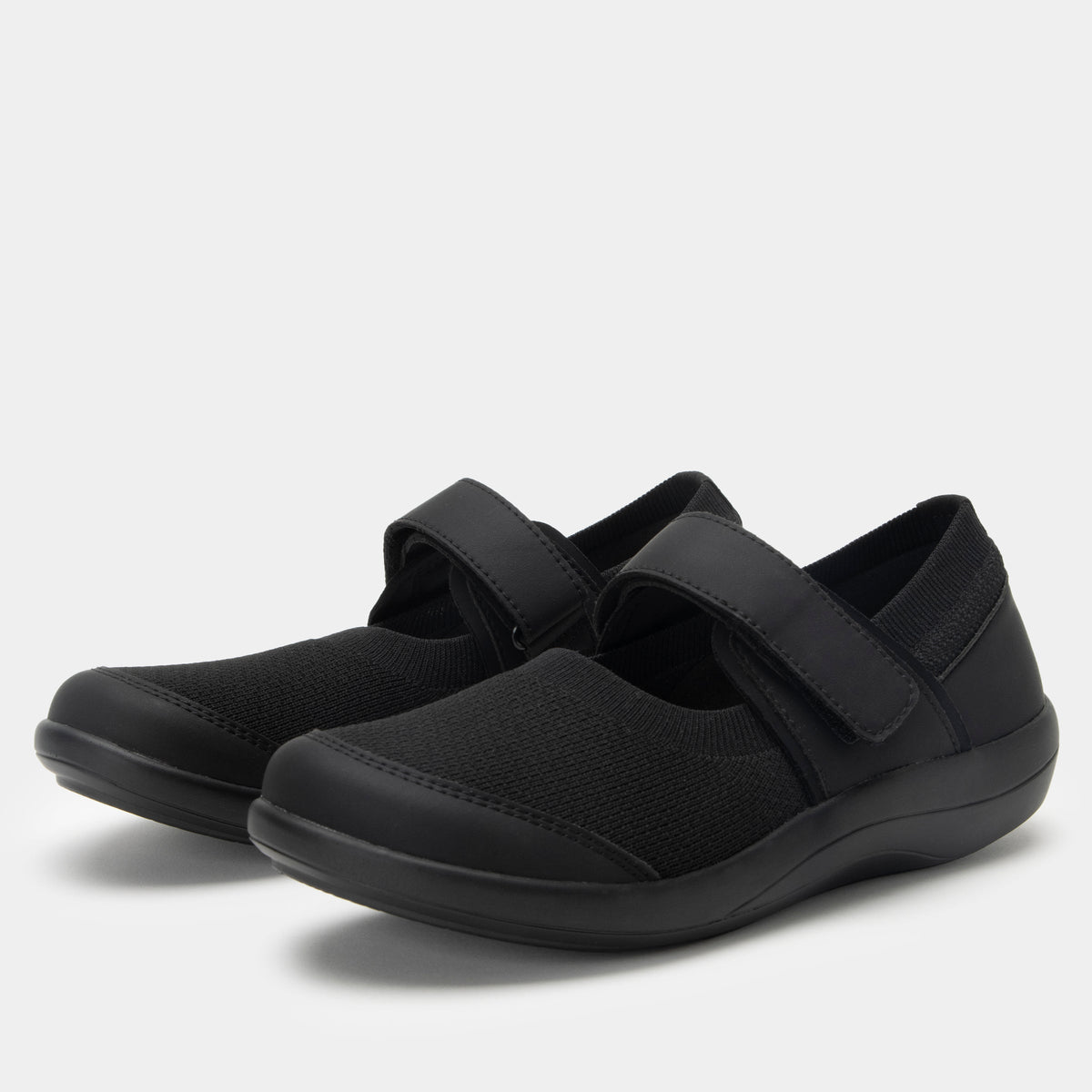all black,36