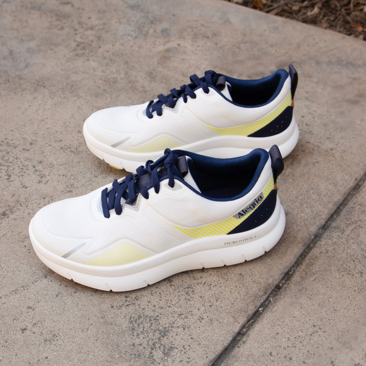 Alegria Procession White Shoe