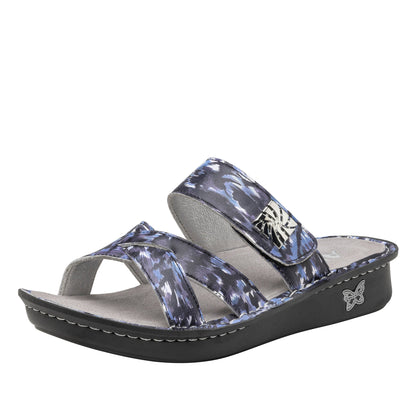 feral sandal,36