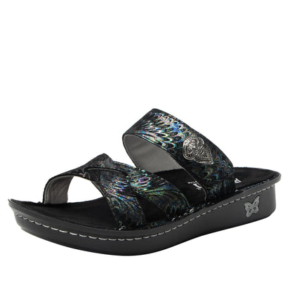 lustrous sandal,36