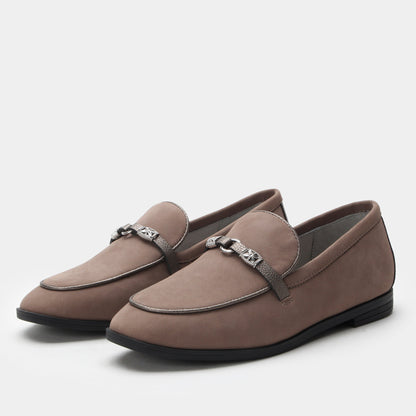 taupe,36