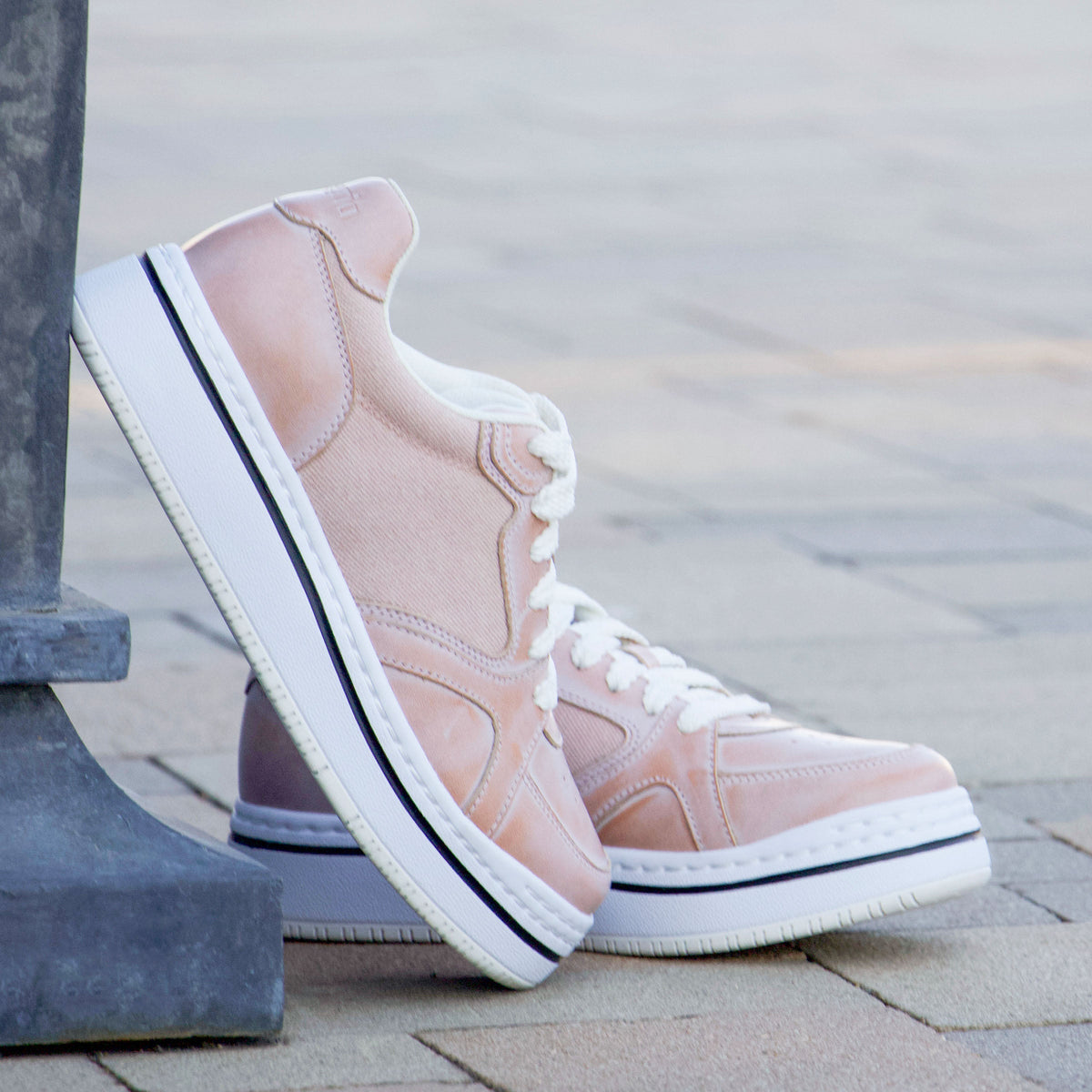 Alegria Alyster Blush Shoe
